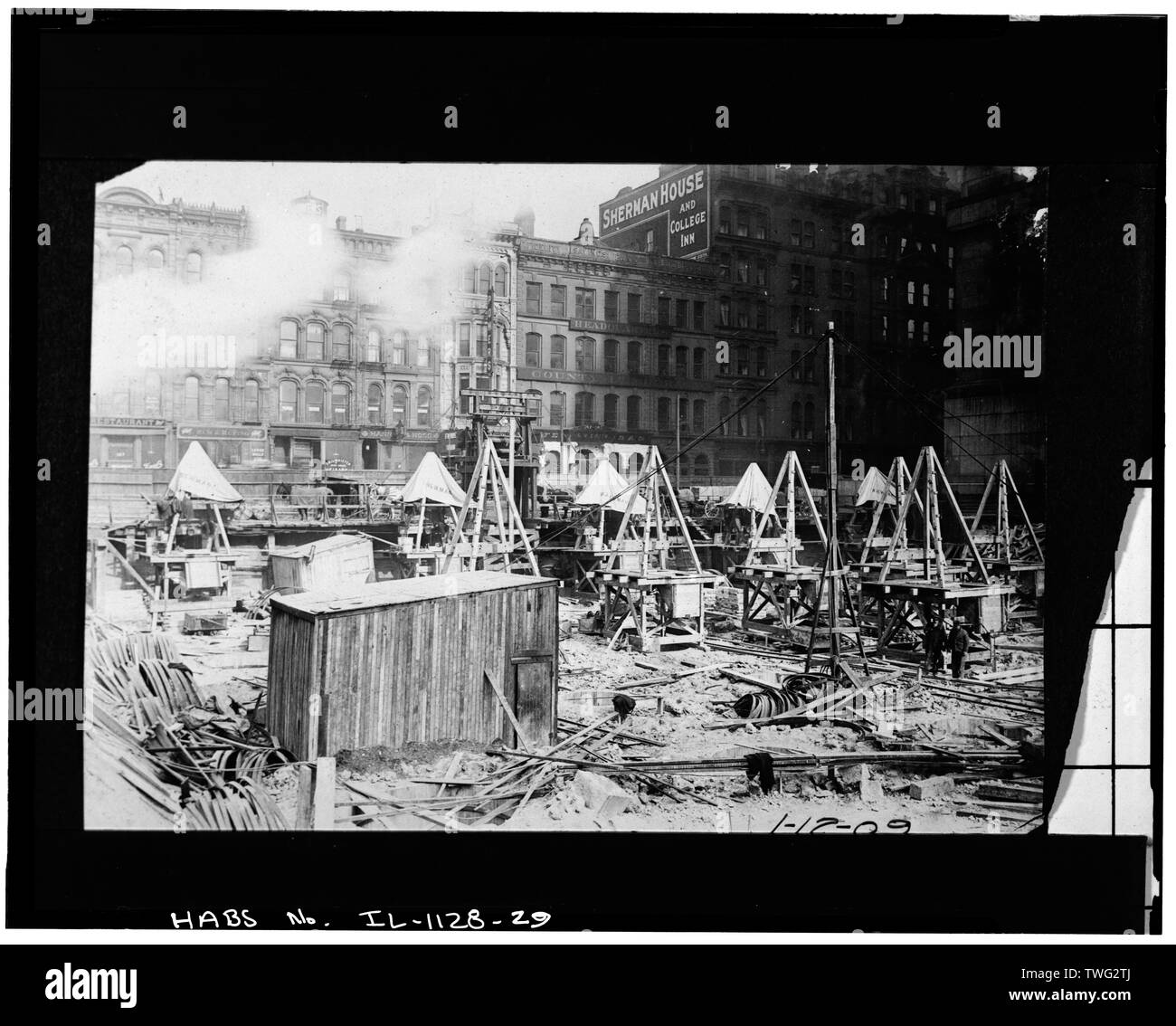 Versando cassettoni,data gennaio 12,1909 appare sul negativo - Chicago City Hall, 121 North Lasalle Street, Chicago, Contea di Cook, il Foto Stock