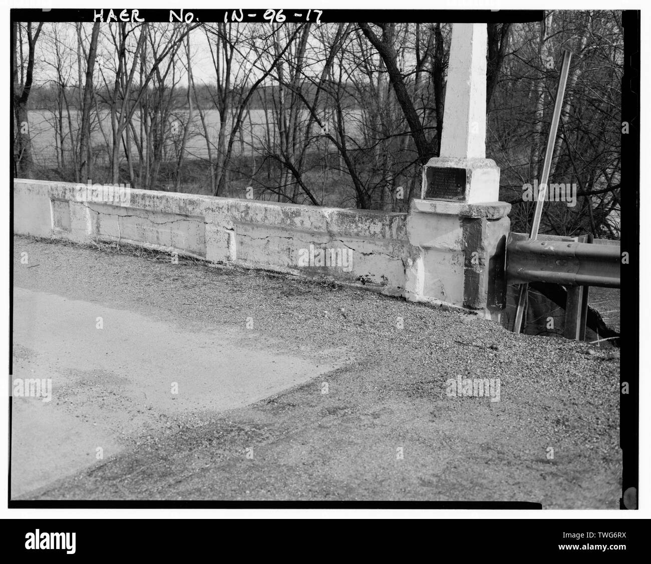 Ringhiera, DECK DETTAGLI, angolo sud-ovest - Vermillion County Ponte No. 120, Spanning poco Vermillion River a Main Street, Newport, Vermillion County, in Foto Stock