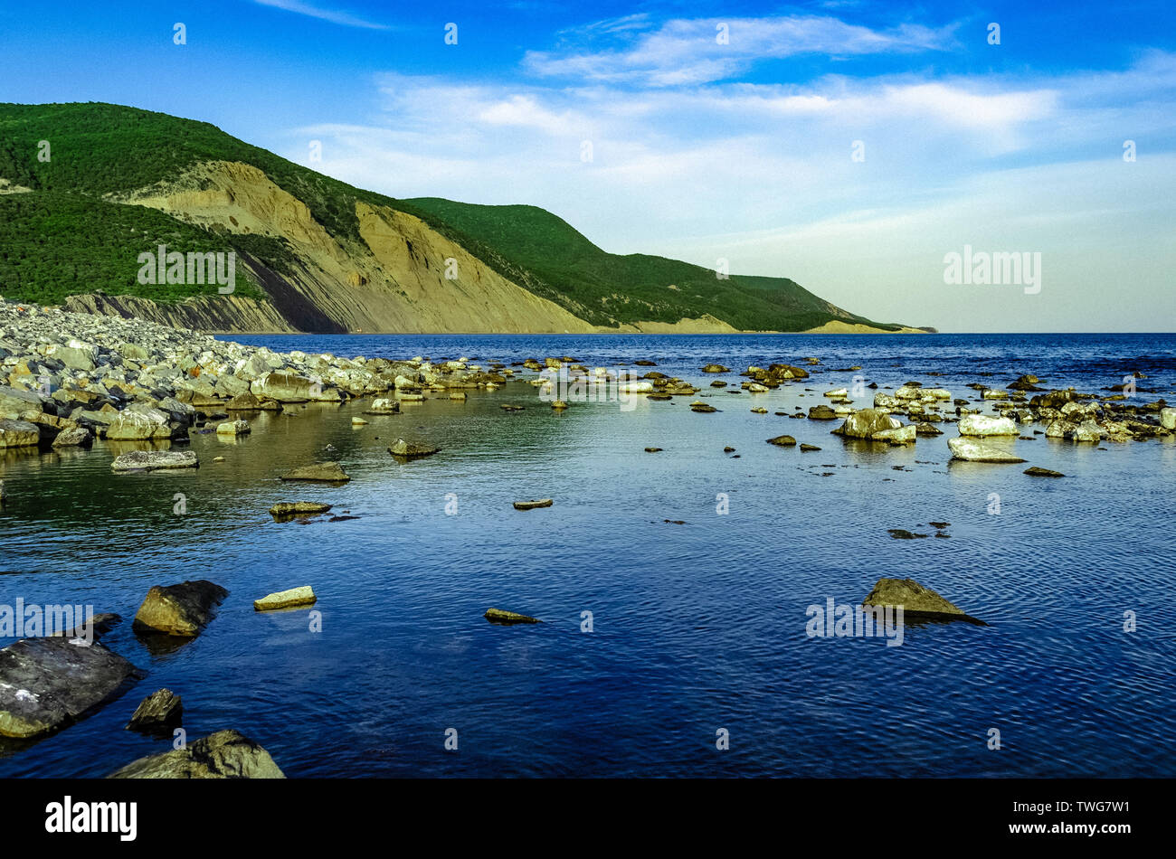 Vista sul mare e le montagne su Bolshoy Utrish, Regione Krasnodar. La Russia Foto Stock