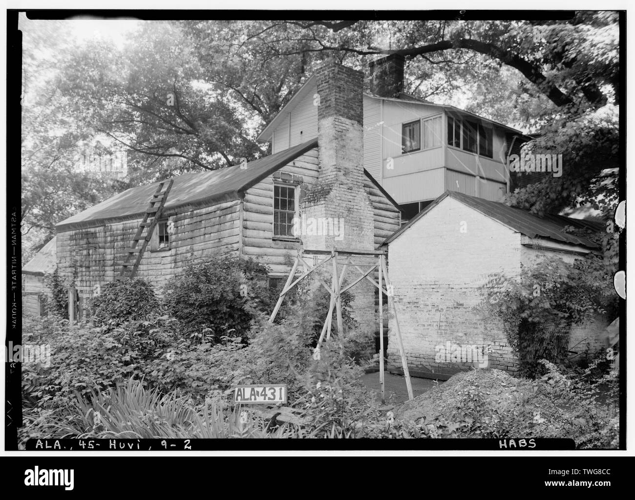 Storici edifici americano Sondaggio Alex Bush, fotografo, Maggio 22, 1935 posteriore (N) e W. LATO DEL VECCHIO SCHIAVO QUARTI - Cabiness House, 603 Randolph Street, Huntsville, Madison County, AL Foto Stock