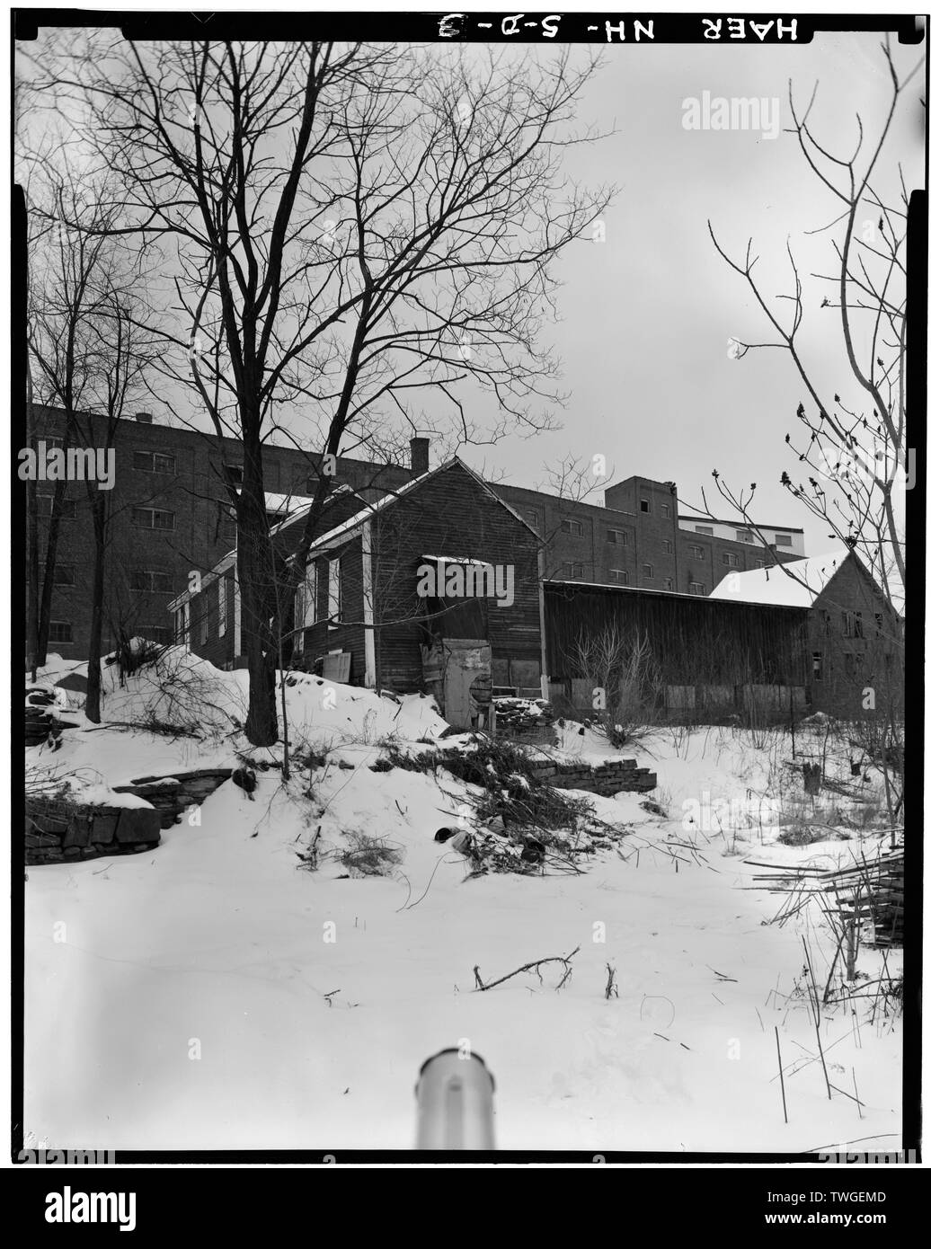 Vista posteriore. - River Street Historic District, 36 River Street (casa), Claremont, Sullivan County, NH Foto Stock