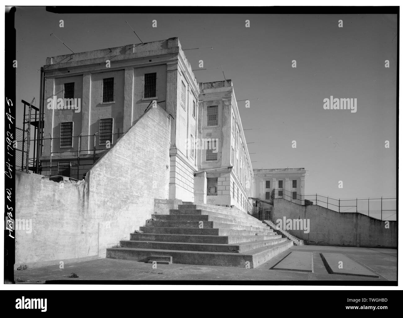 Cantiere di ricreazione e angolo nordoccidentale dell'estremità nord dell'edificio - Alcatraz, casa di cella, Isola di Alcatraz a San Francisco Bay, San Francisco, San Francisco County, CA Foto Stock