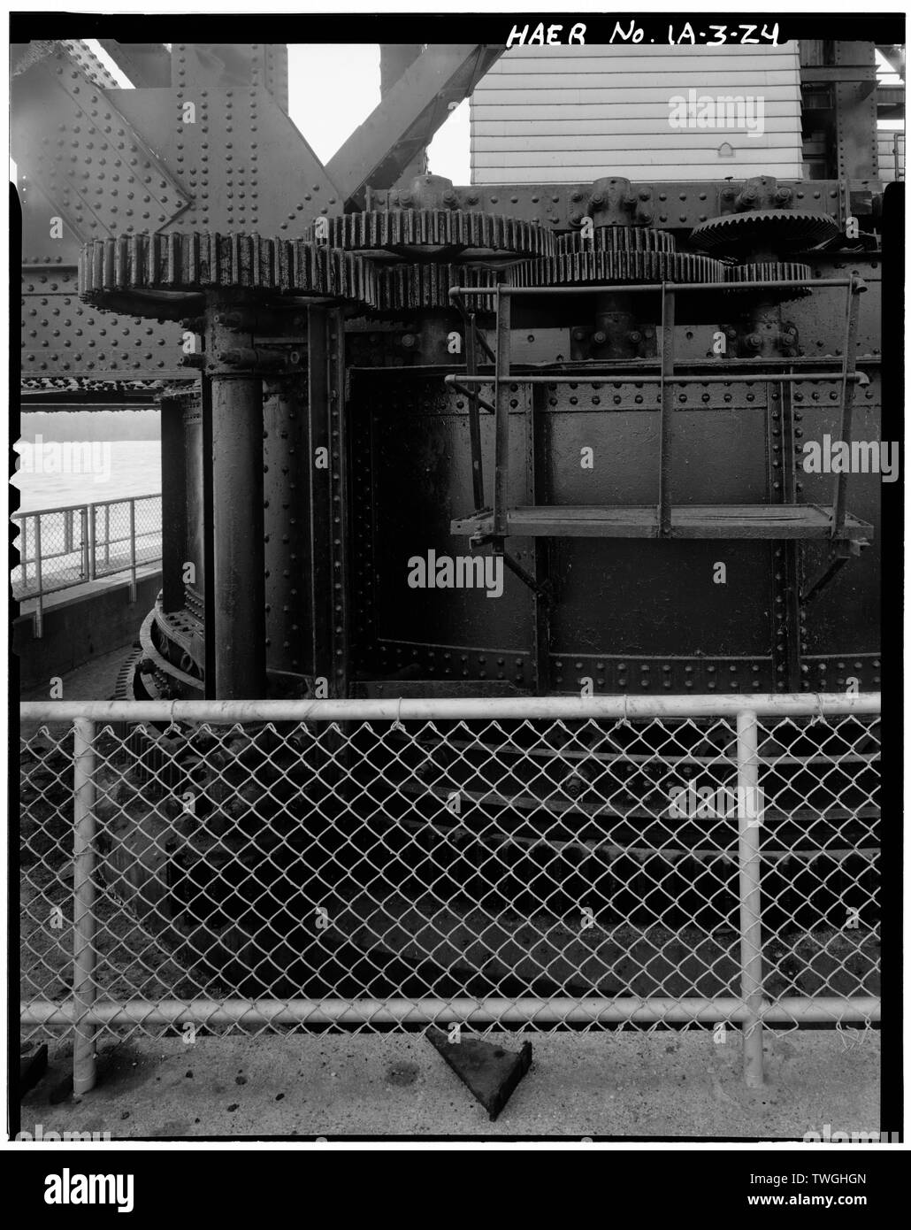 Ingranaggi di riduzione per macchine di rotazione; che mostra anche il pignone di comando, rack e rulli. Fotografo- HANS MUESSIG - Keokuk e Hamilton bridge spanning del fiume Mississippi Keokuk, Lee County, IA Foto Stock