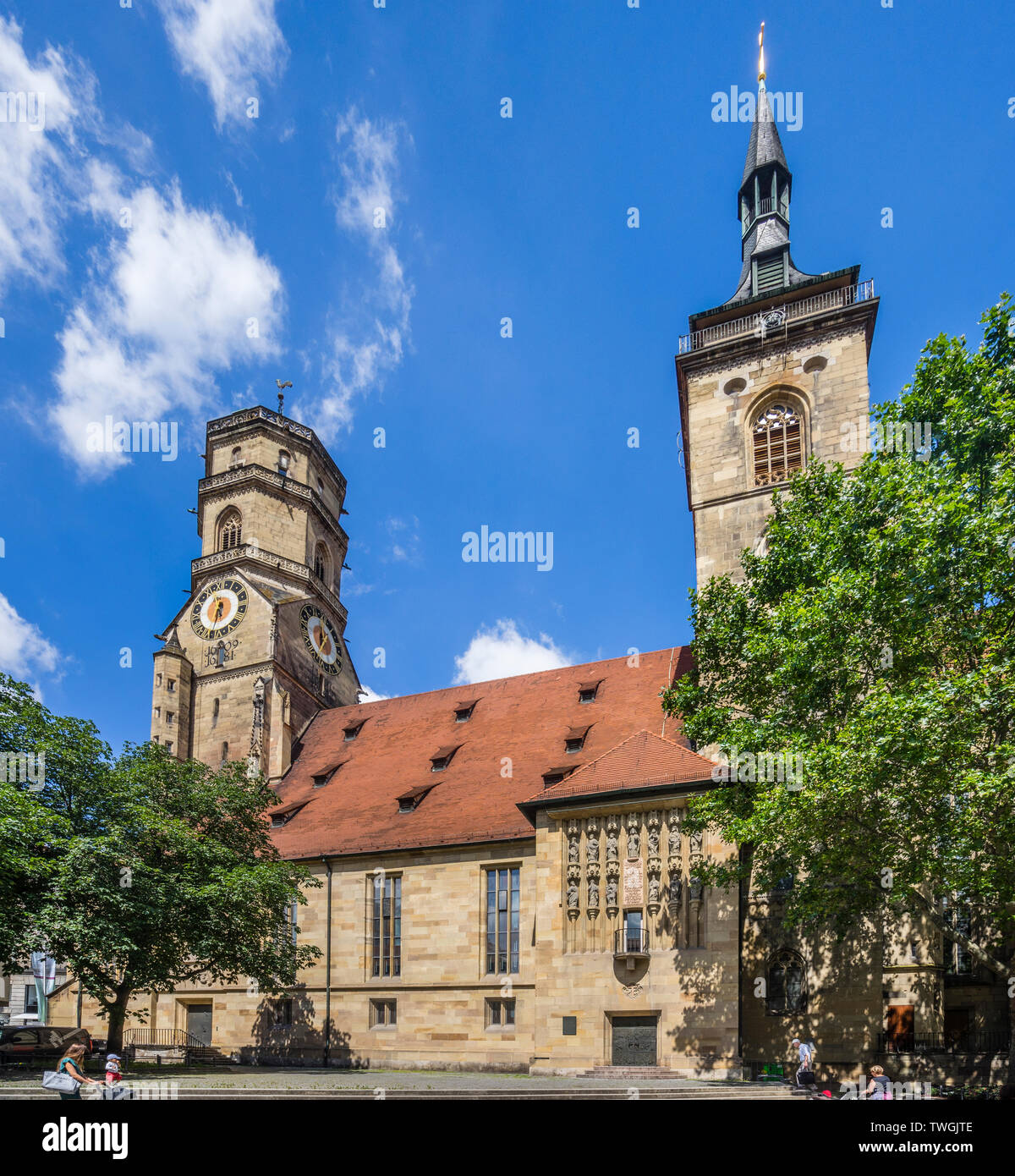 Historic Stiftskirche (Chiesa Collegiata) nel vecchio centro della città di Stoccarda, Baden-Württemberg, Germania Foto Stock