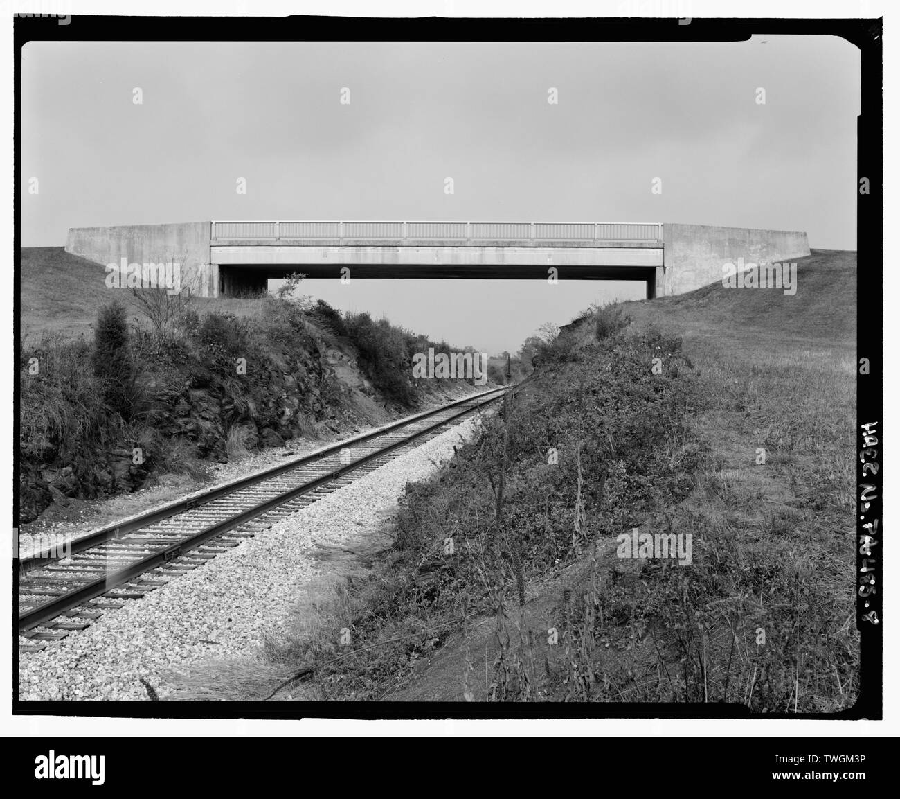 La Reynolds AVENUE BRIDGE, vista in alzato. Questa è la terza campata ad essere costruita in questa posizione. Visualizzare WNW. - Gettysburg National Military Park Tour strade, Gettysburg, Adams County, PA; Cope, Emmor B; campo di battaglia di Gettysburg Memorial Association; Warren, G K; Bureau di strade pubbliche; Dipartimento di guerra; Lee, Robert E; Hooker, Giuseppe Fighting Joe; Howard, Oliver O; Longstreet, James; Hill, Ambrogio Powell; Ewell, Richard S; Meade, George Gordon; Reynolds, John; presto, Jubal; falci, Daniel; concessione, Ulisse S; Saunders, William; Bachelder, John B; Rogers, Randolph; lordo, George J; Cavada, un F; Wills, Foto Stock