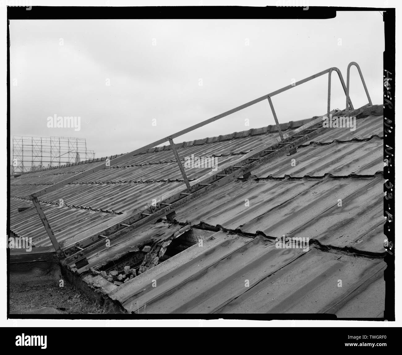 Tetto, SCALA SUL MONITOR DEL NORD, BAY 40, a sud-est - Ford Motor Company Edgewater impianto di assemblaggio, montaggio edificio, 309 River Road, Edgewater, Bergen County, NJ Foto Stock