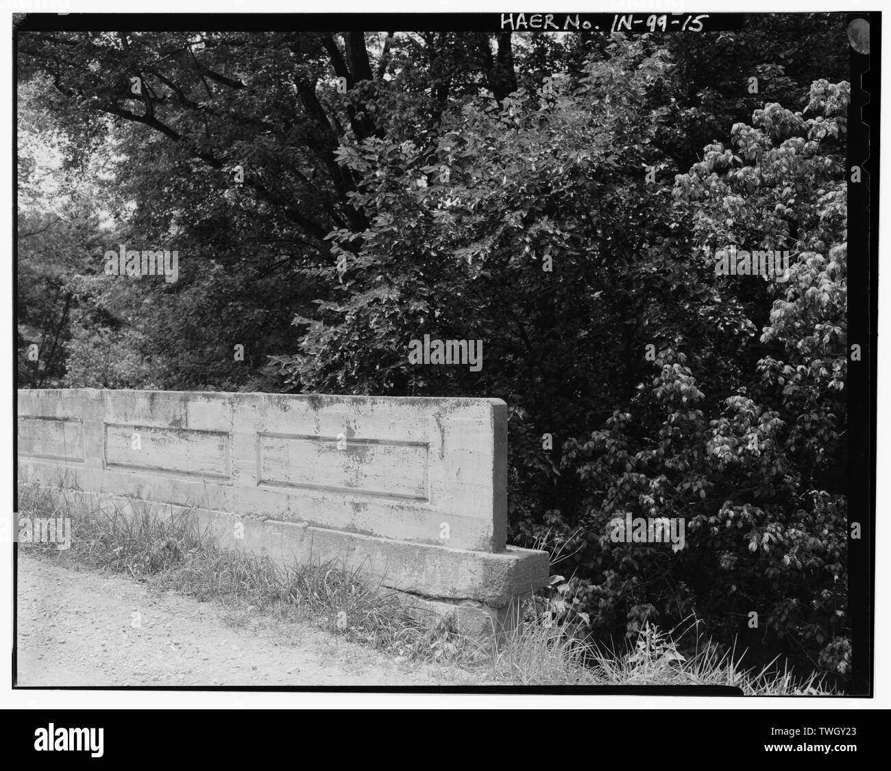 Dettaglio della rampa, angolo nordoccidentale. - Patrick Ford bridge spanning Vermillion Fiume sulla County Road 315 Nord, Humrick, contea di Vermilion, IL Foto Stock