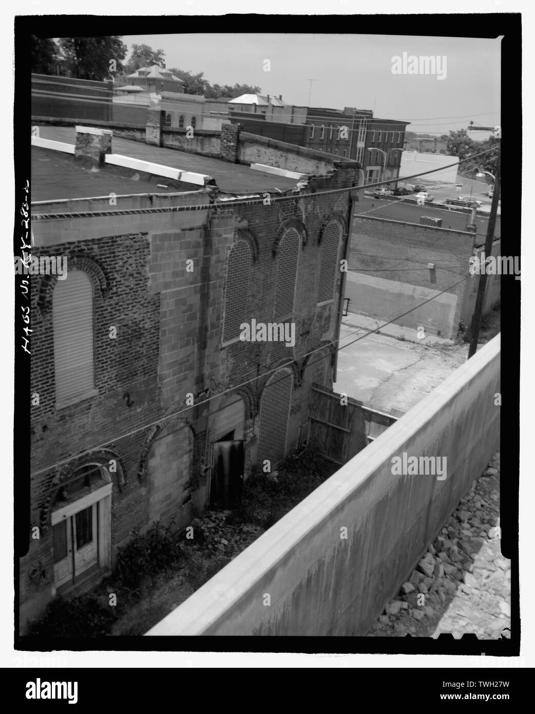 Vista posteriore del sud-ovest - Città Barbiere, 200 Blocco di Clinton Street, Hickman, Fulton County, KY; Calloway, Debora, trasmettitore; Donald, Larry, fotografo; Holland, Richard, storico Foto Stock