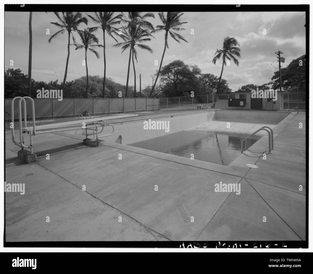 S-371, piscina di fronte all'edificio 9. - Rivista navale Lualualei, West Loch Branch, piscina, Off Arizona Loop, est della caserma (Edificio n. 9), perla città e contea di Honolulu, HI Foto Stock