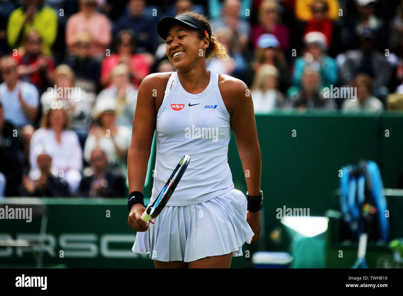 Birmingham, Regno Unito. Xx Giugno, 2019. Naomi di Osaka in Giappone reagisce durante la sua partita contro Yulia Putintseva presso la natura Valle Classic 2019, internazionale di tennis femminile, giorno 2 al Edgbaston Priory Club a Birmingham, Inghilterra giovedì 20 giugno 2019. Si prega di notare che solo uso editoriale. pic da Tom Smeeth/Andrew Orchard fotografia sportiva./Alamy Live News Credito: Andrew Orchard fotografia sportiva/Alamy Live News Foto Stock