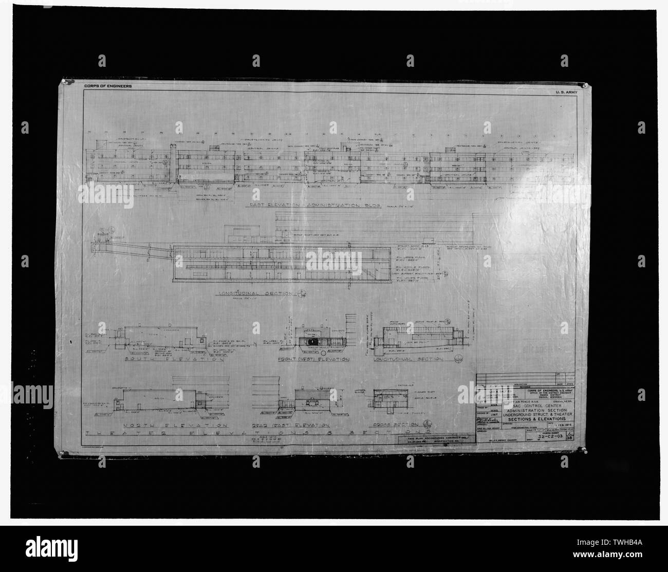 SAC centro di controllo sezione amministrazione struttura sotterranea e il teatro sezioni e prospetti, numero disegno 32-02-03, datata 1 febbraio, 1955 - Offutt Air Force Base, Strategic Air Command Headquarters e Command Center, Headquarters Building, 901 Boulevard SAC, Bellevue, Sarpy County, NE Foto Stock