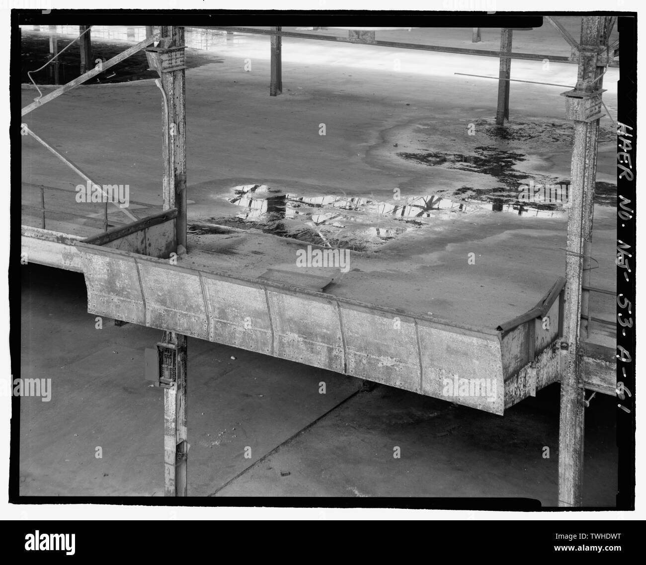 Balcone al secondo piano, BAY 36-1 nord, nord - Ford Motor Company Edgewater impianto di assemblaggio, montaggio edificio, 309 River Road, Edgewater, Bergen County, NJ Foto Stock