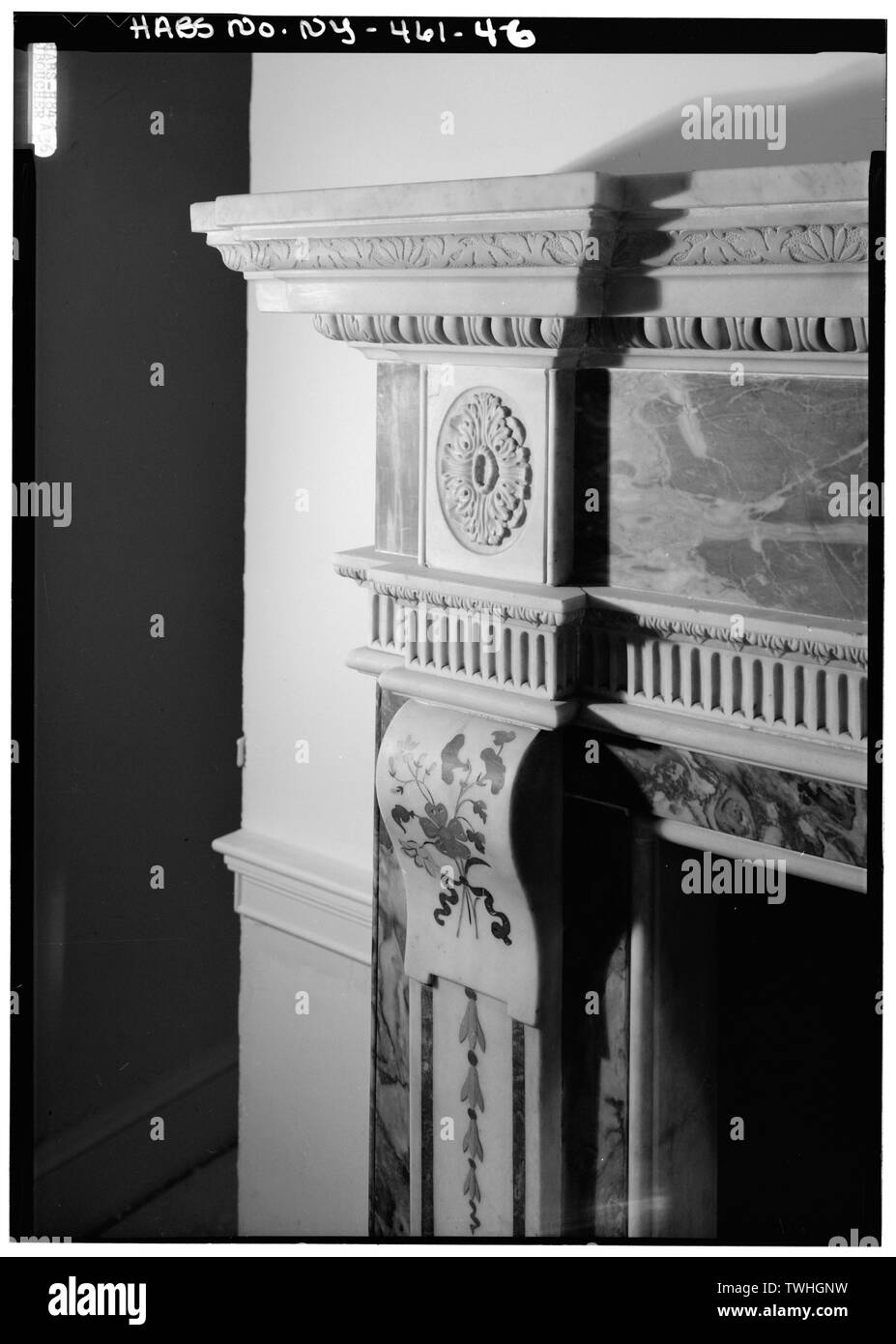 Secondo piano, dettaglio della sezione di angolo CAMINO IN MARMO MANTEL, parete sud, NORTHWEST CAMERA - Gracie Mansion, Carl Schurz Park, a est di sessanta-ottavo Street, New York New York County, NY Foto Stock