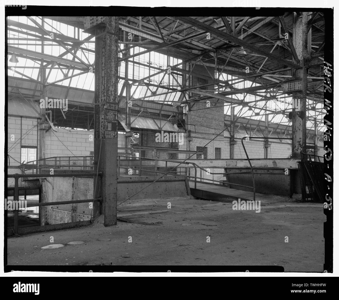 Secondo piano, passerella aggiunto a balconi al BAY 18, a ovest - Ford Motor Company Edgewater impianto di assemblaggio, montaggio edificio, 309 River Road, Edgewater, Bergen County, NJ Foto Stock