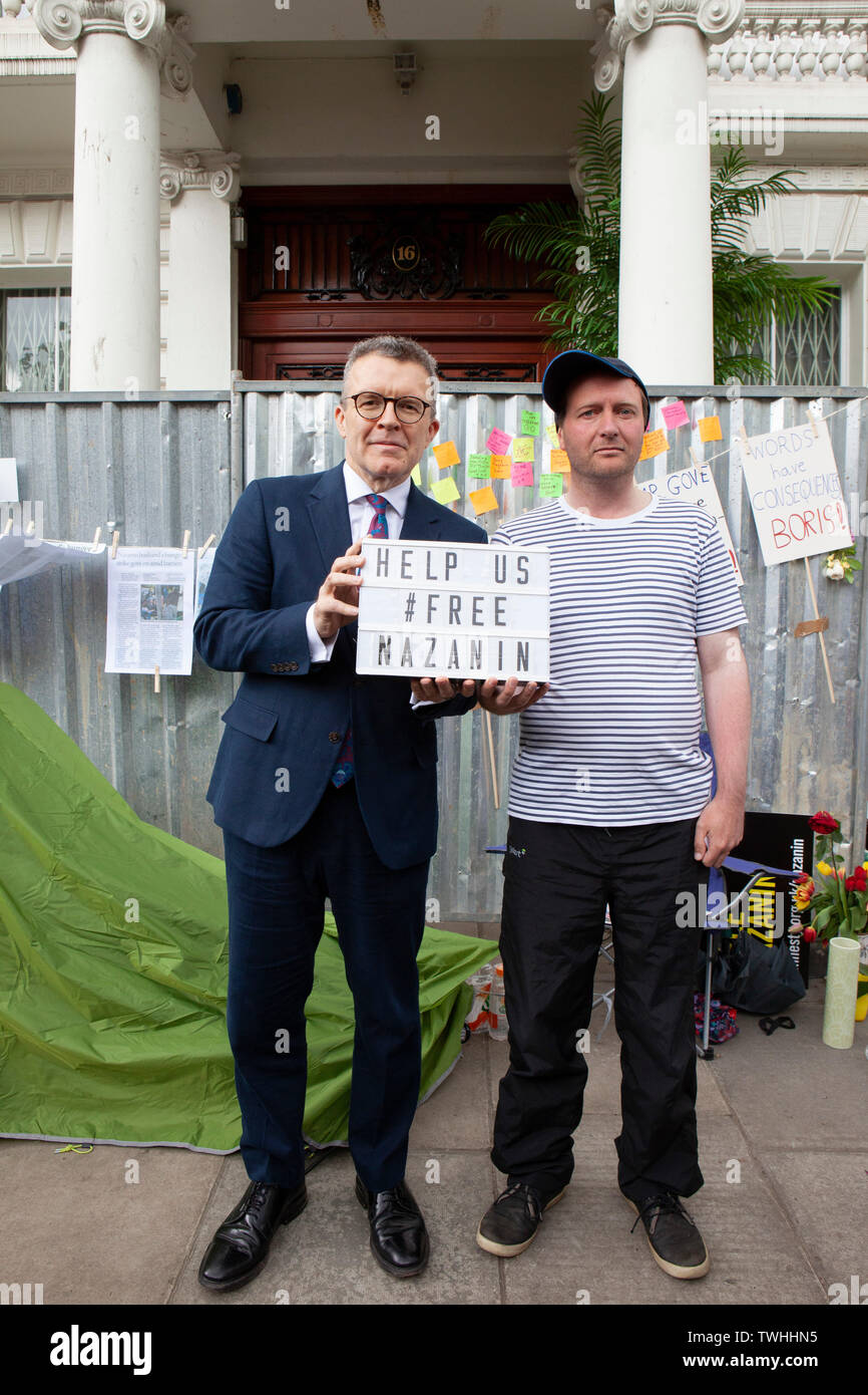 Richard Ratcliffe ha ricevuto una visita da lavoro vice leader Tom Watson sul 6 ° giorno del suo sciopero della fame in sostegno di sua moglie Nazanin Zaghari-Rat Foto Stock