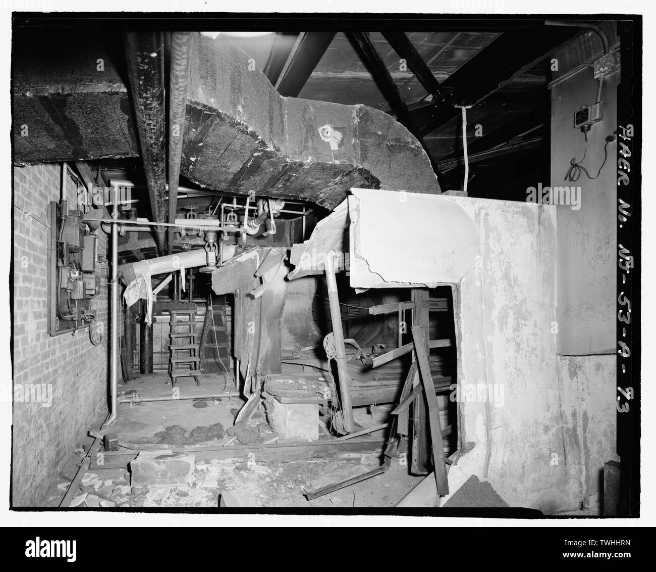 Secondo piano, riscaldatore camera, BAY 31-5 SUD, CON VENTOLA-aria calda forzata riscaldatore; a sud-est - Ford Motor Company Edgewater impianto di assemblaggio, montaggio edificio, 309 River Road, Edgewater, Bergen County, NJ Foto Stock