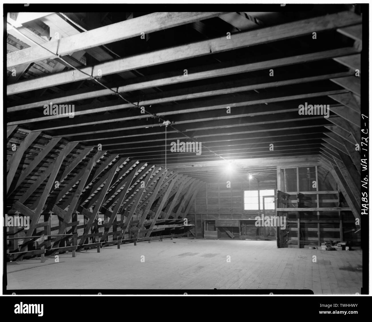 Secondo piano, guardando verso sud - Lester stazione di guardia, incendio del magazzino, Foresta Servizio Road n. 45, Lester, King County, WA Foto Stock