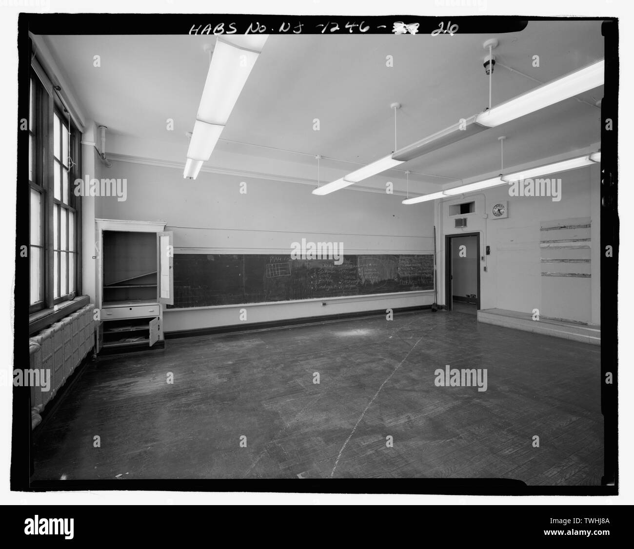 Secondo piano, NORFOLK STREET WING, Classroom guardando verso sud-ovest - Tredicesima Avenue Scuola, 131 Tredicesima Avenue, Newark, Essex County, NJ Foto Stock