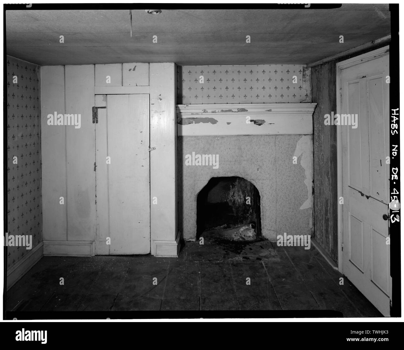 Secondo piano, Northwest camera (camera salone), la parete nord con camino che si affaccia a nord - John Richardson House, 15 Gara Street, Richardson Park, Wilmington, New Castle County, DE Foto Stock