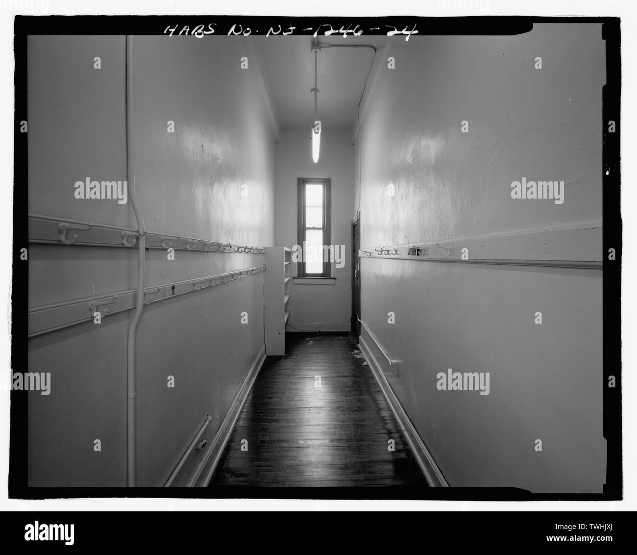 Secondo piano, RICHMOND STREET WING, Guardaroba - Tredicesima Avenue Scuola, 131 Tredicesima Avenue, Newark, Essex County, NJ Foto Stock