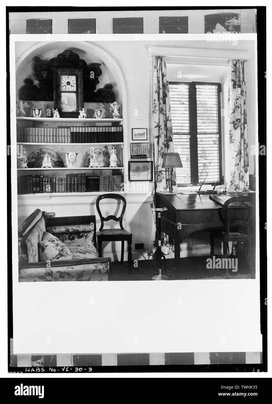 Secondo piano, angolo sud, sud-ovest della parete di studio - Newton House, 56 società Street, Christiansted, St. Croix, VI; Gjessing, Federico C, storico; Barker, Jack, storico; Fritz Henle (1909-1993) Descrizione del fotografo americano Data di nascita e morte 9 Giugno 1909 31 gennaio 1993 Luogo di nascita e morte di Dortmund, Germania Saint Croix, U.S. Isole Vergini periodo di lavoro 1938-1993 sede di lavoro Stati Uniti d'America Autorità controllo : Q85731 VIAF: 79132734 ISNI: 0000 0000 8396 8666 ULAN: 500014771 LCCN: N50031152 GND: 118869531 WorldCat creatore QS:P170,Q85731 , fotografo Foto Stock