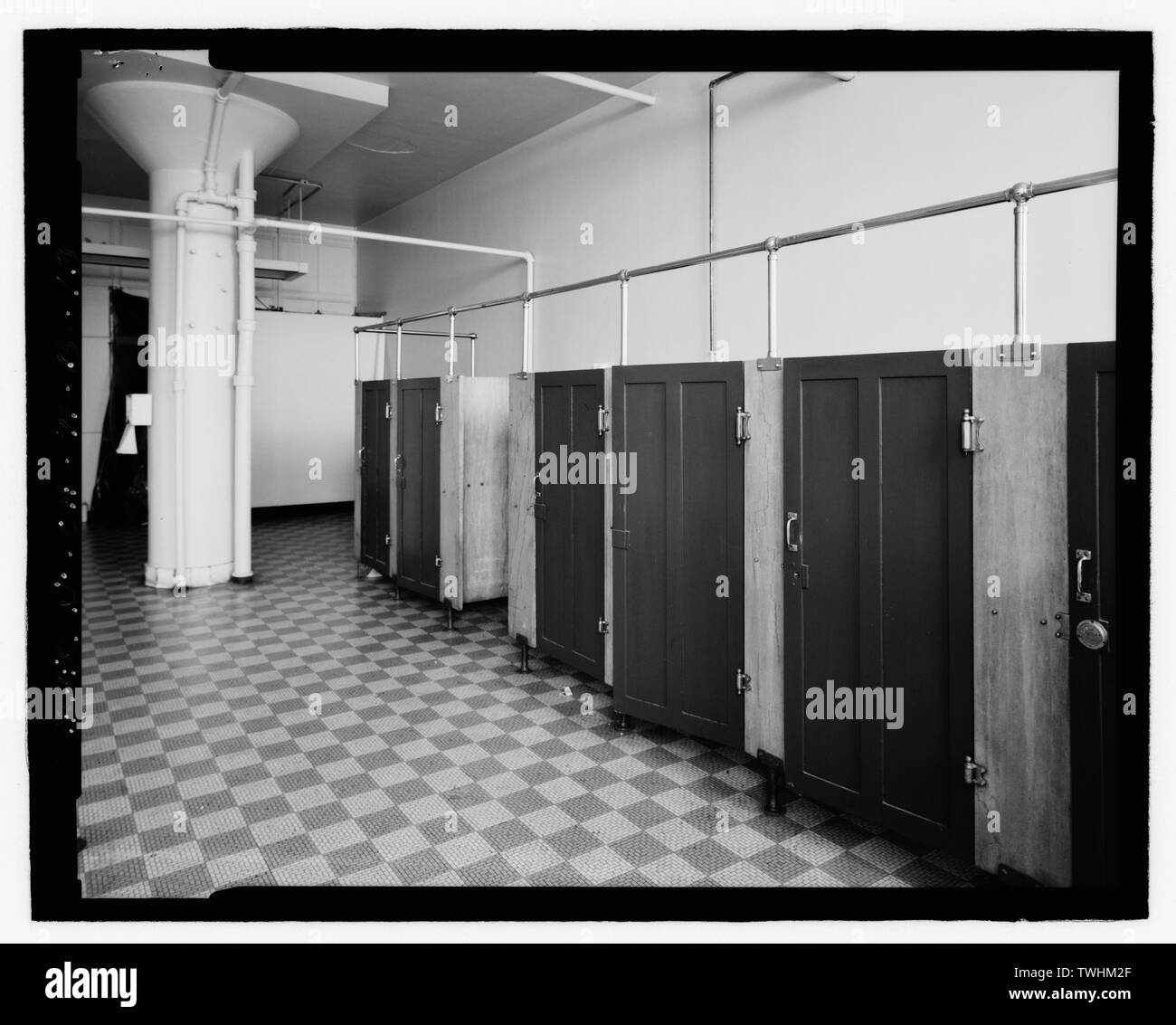 Secondo piano, WC Camera. - R. K. LeBlond Machine Tool Company, Front Office Block, 2980 Madison Road, Norwood, Hamilton County, OH Foto Stock