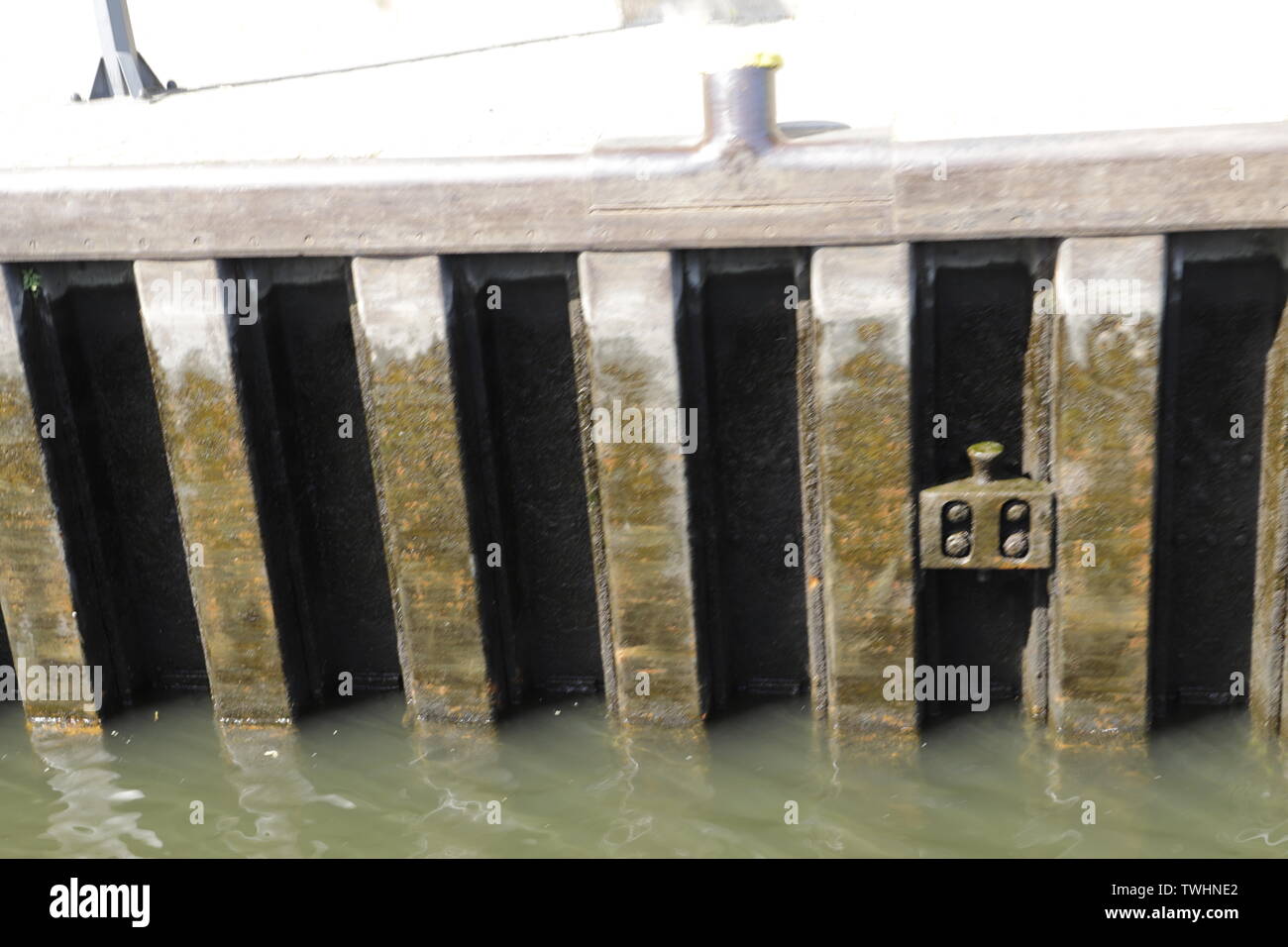 Muhlendamm-schleuse sluice nel canale e il fiume a Berlino Germania Foto Stock