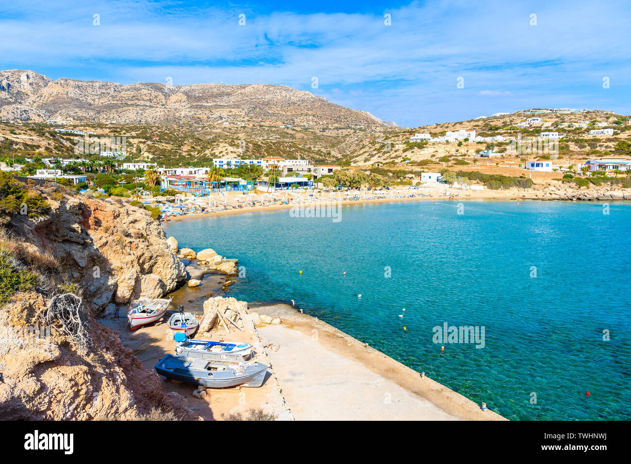 Stupenda baia con spiaggia in Ammopi villaggio sulla costa del mare di Karpathos Island, Grecia Foto Stock