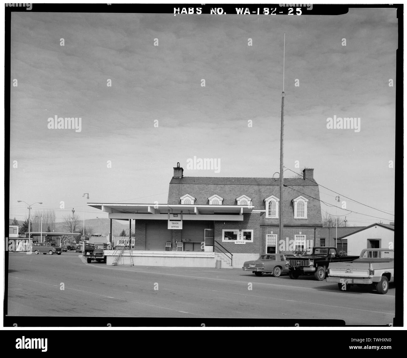 Vista laterale da sud-ovest - U. S. frontiera stazione di ispezione, 103 Cherry Street, Sumas, Whatcom County, WA; Wetmore, James A; Barkost, John Foto Stock