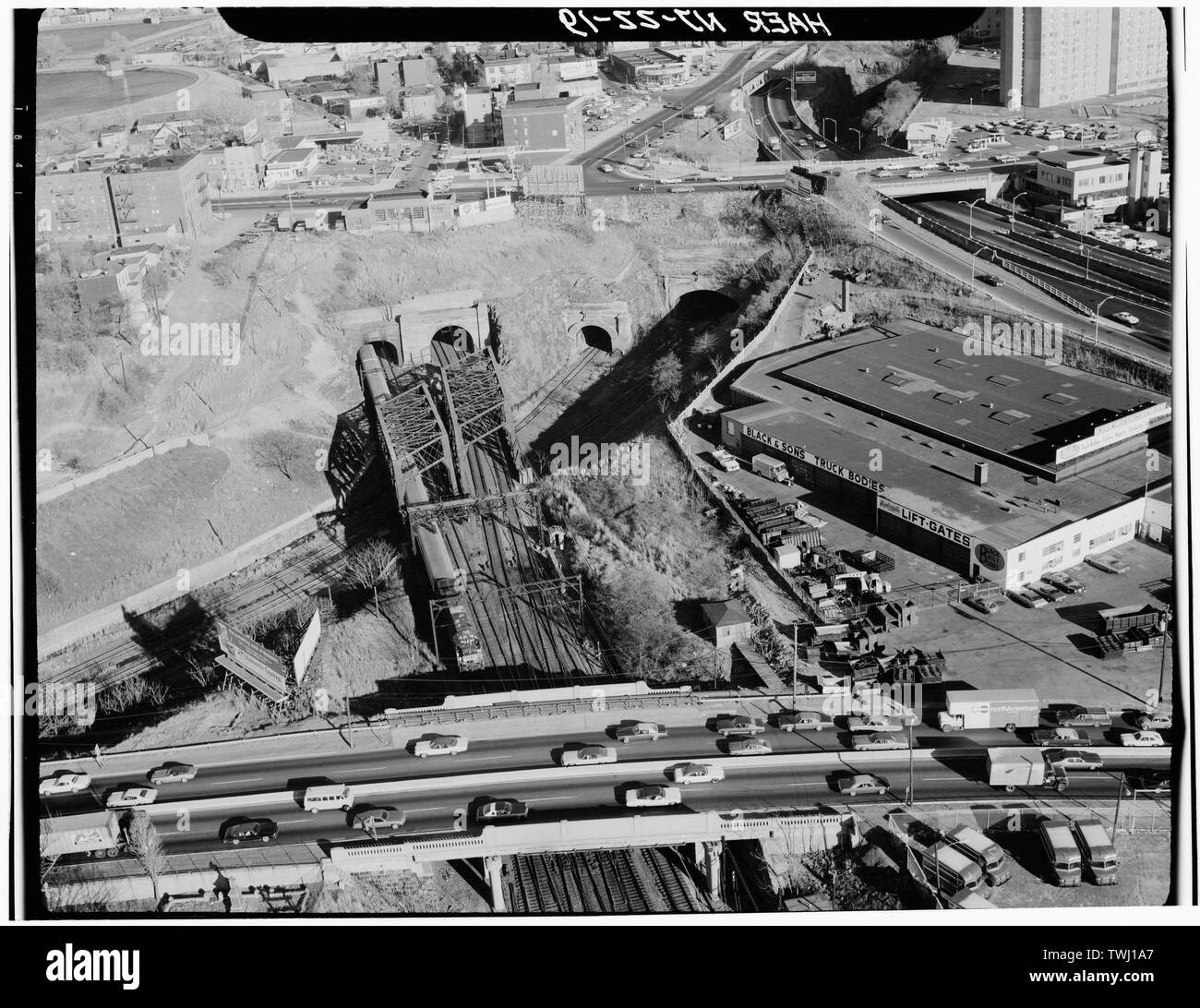 Stesso come per NJ-22-18, tranne vista ravvicinata. Foto da Jack E. Boucher, 1978. - Stazione Ferroviaria di Erie, Bergen Hill Open Cut, palizzata Avenue a Tonnele Avenue, Città di Jersey, Hudson County, NJ Foto Stock