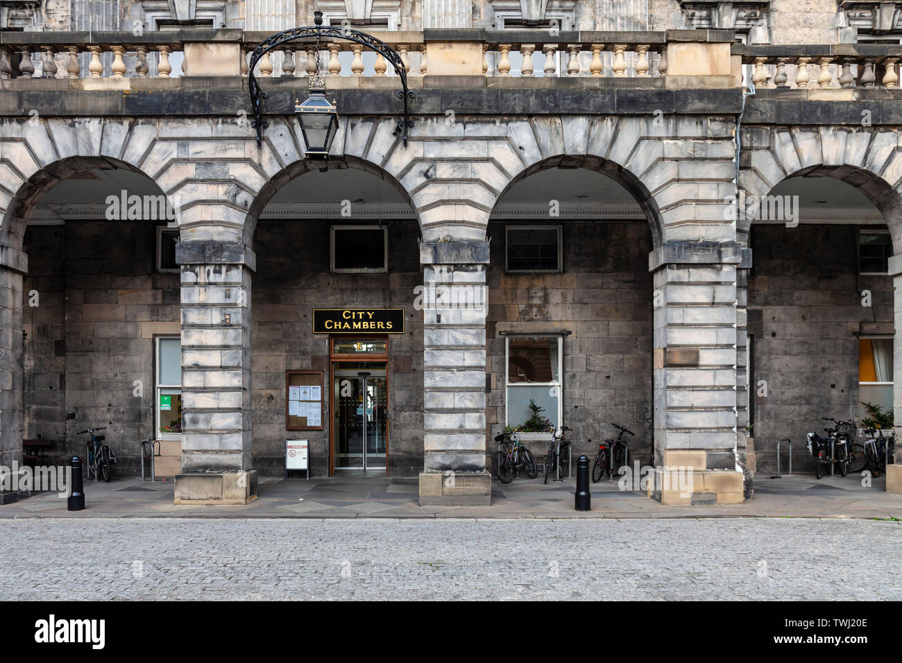 Il piano terra loggia in Edinburgh City Chambers in the Royal Mile nel centro storico. La Scozia, Regno Unito Foto Stock