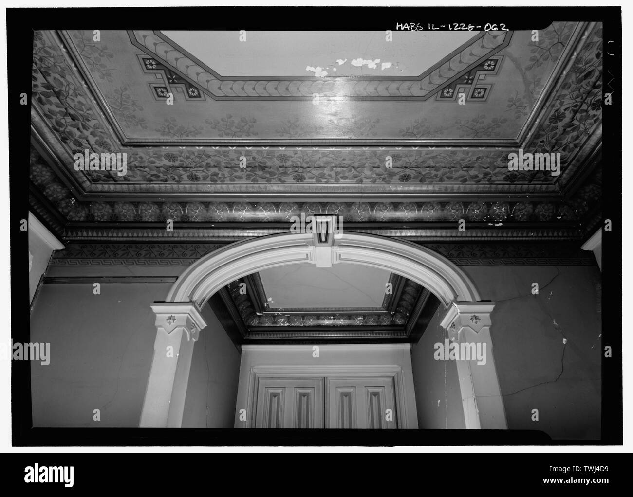 Secondo piano disimpegno, maniglia arch e soffitto - Hegeler Carus Mansion, 1307 Seventh Street, La Salle La Salle County, IL Foto Stock