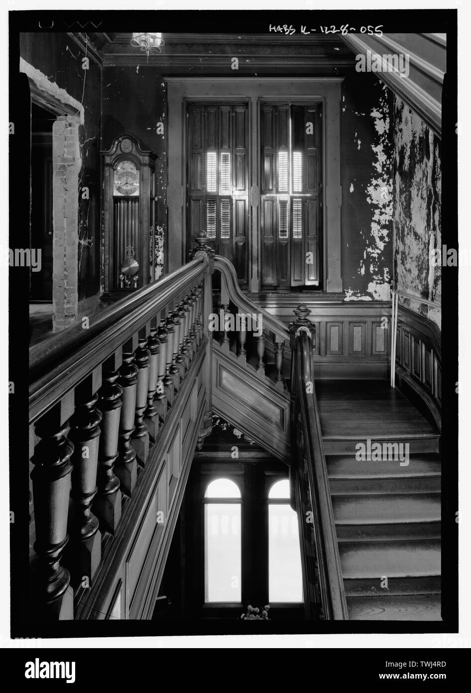 Secondo piano, le scale, ringhiere, quarterspace lo sbarco e la parete nord - Hegeler Carus Mansion, 1307 Seventh Street, La Salle La Salle County, IL Foto Stock