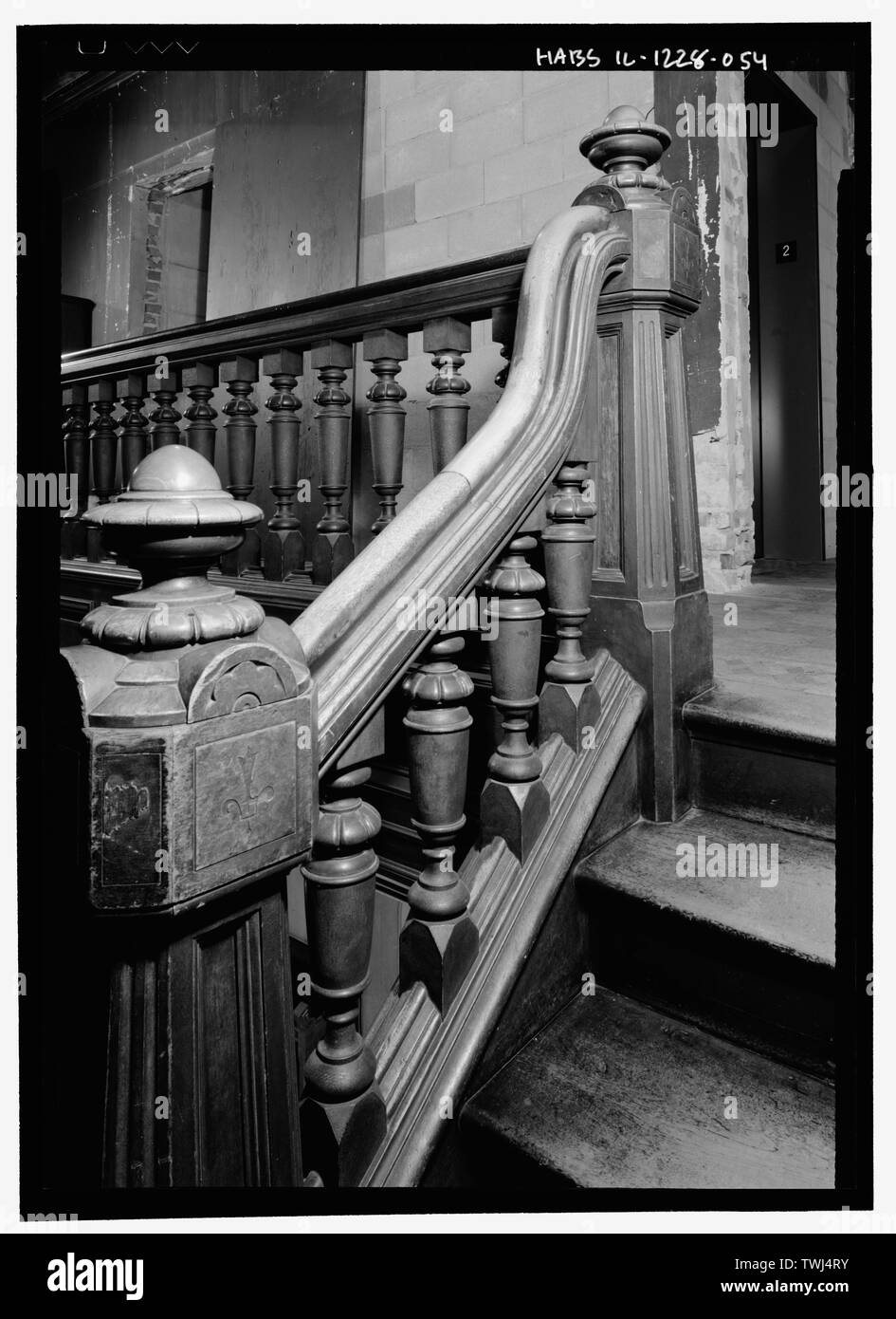 Secondo piano, le scale, quarterspace sbarco, corrimano particolare forma angolo nordest - Hegeler Carus Mansion, 1307 Seventh Street, La Salle La Salle County, IL Foto Stock