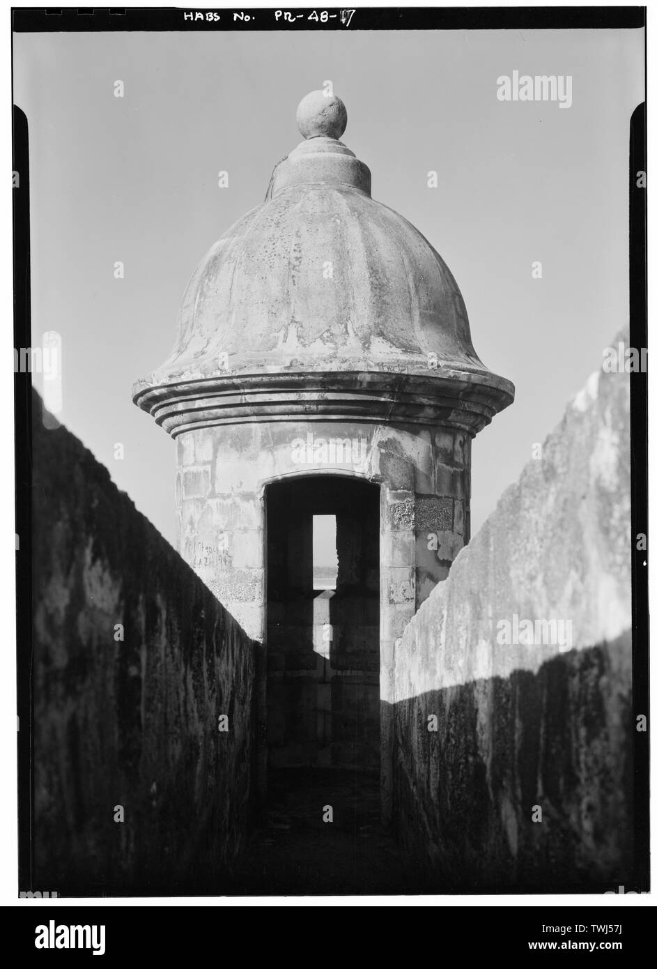 Garitta ingresso, bastione Santa Barbara - Castillo de San Felipe del Morro, estremità nord-ovest di San Juan, San Juan, San Juan Municipio, PR; Antonelli, Juan Baustista; de Salazar, Pedro; prezzo, Gigi B, trasmettitore; Klugh, T, trasmettitore; Behrens, Tom, trasmettitore; Boucher, Jack e del fotografo; prezzo, Virginia B, trasmettitore Foto Stock