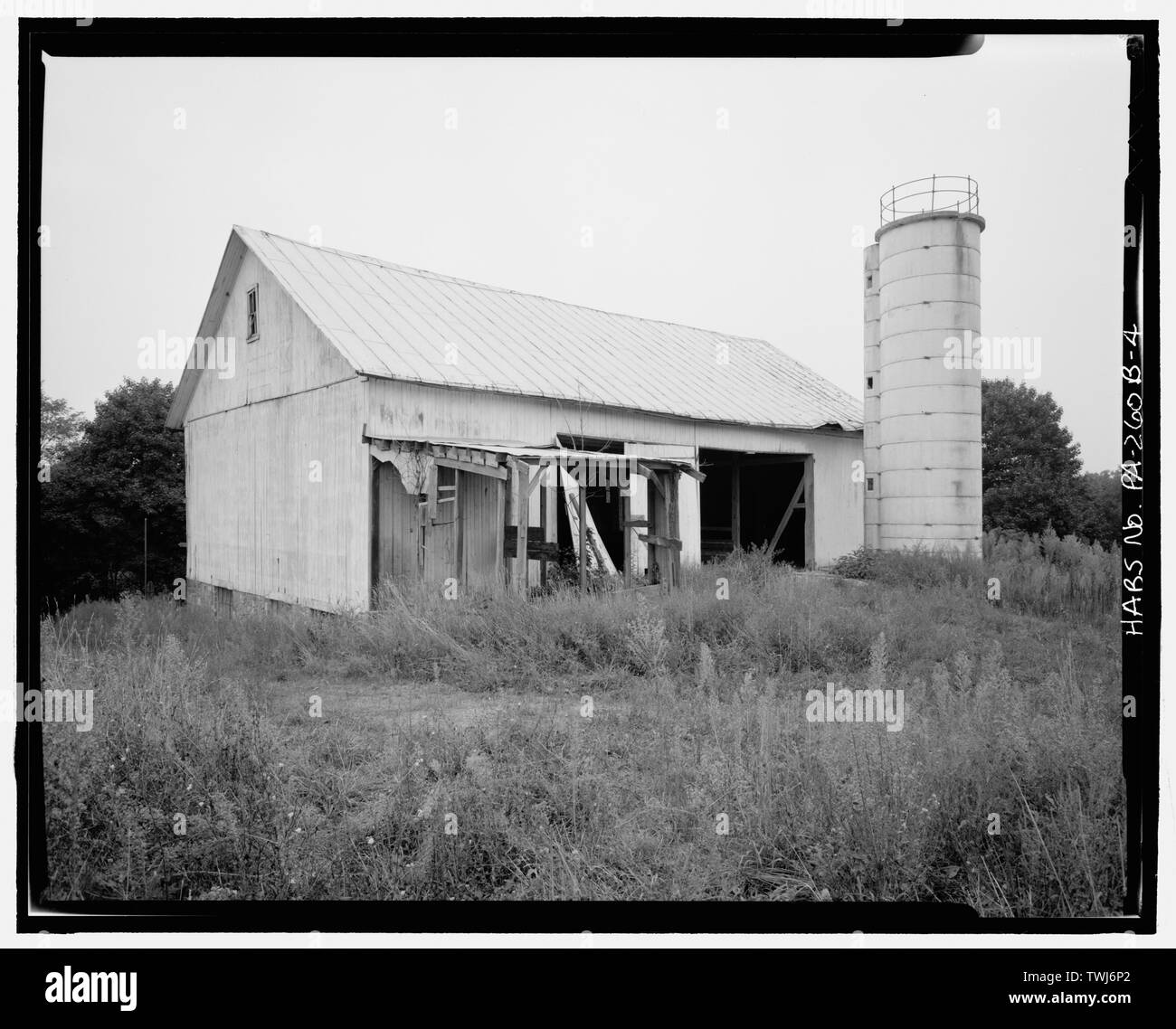 Settembre, 1976 a nord della facciata - Joseph Conrad Farm, granaio, State Route 183 e luminose School Road (Penn Township), Mount Pleasant, Berks County, PA Foto Stock