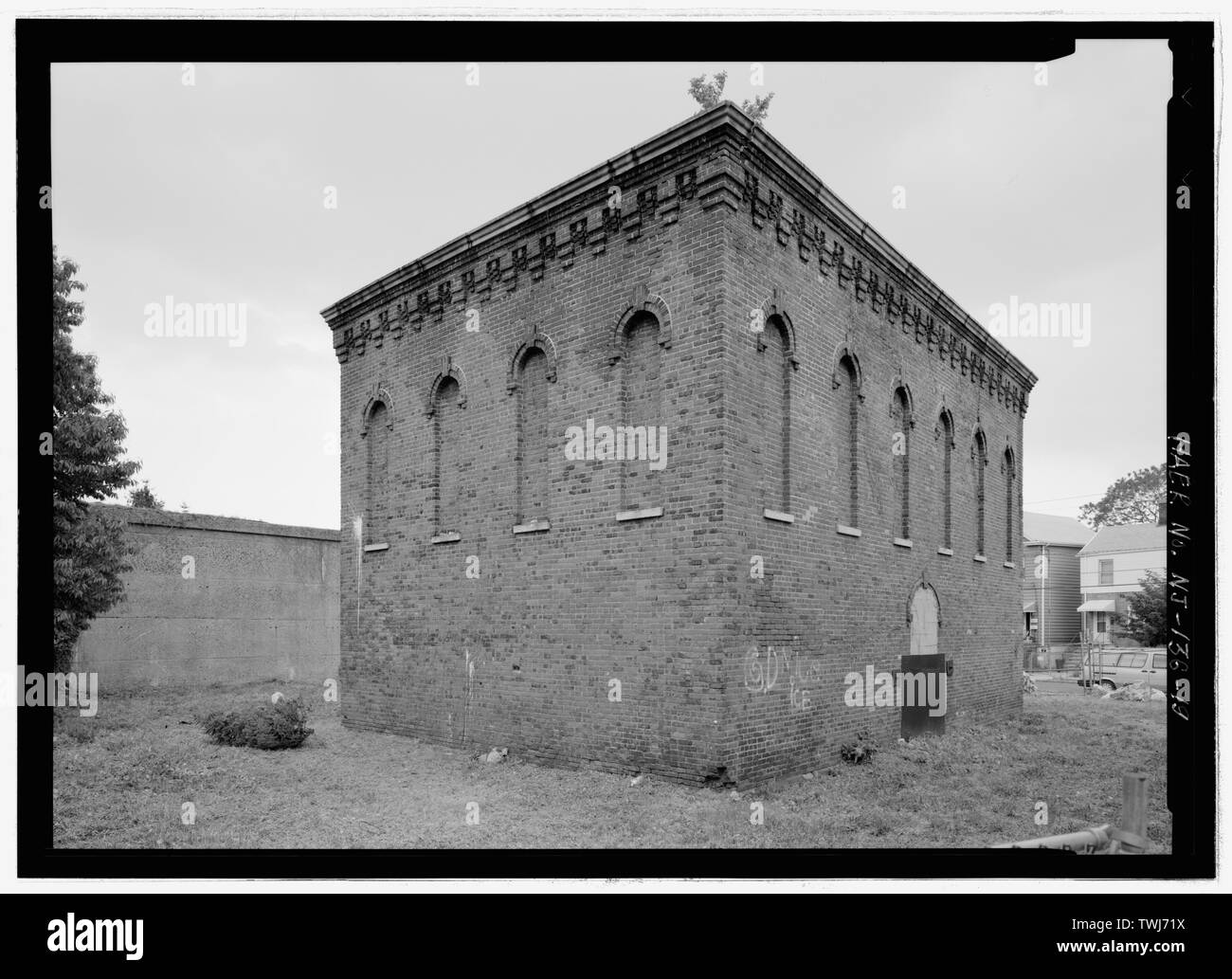 Albero n. 3 con taglio aperto n. 1. in background guardando a sud-est - Delaware, Lackawanna e Western Railroad, North Bergen Tunnel, attraverso il Bergen collina dalla prospettiva Street a Ogden Avenue a John F. Kennedy Boulevard al Beacon Avenue, Città di Jersey, Hudson County, NJ Foto Stock