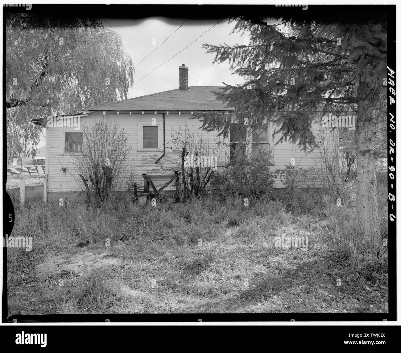 Lato del fiume perso diga di diversione House, affacciata a sud-est. - Klamath Basin Progetto, Lost River diga di diversione House, Perso fiume nei pressi di intersezione della Statale 140 e Hill Road, Klamath Falls, Klamath County, o Foto Stock