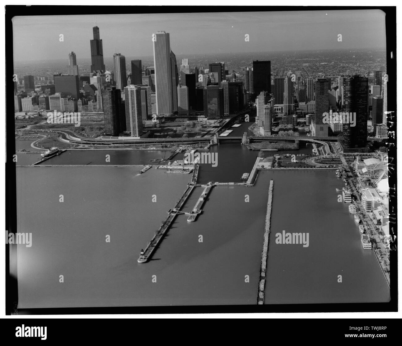 Simile a IL-111-22, lookingWSW. - Chicago River ponti a bilico, Spanning Chicago River e il nord ed il sud rami, Chicago, Contea di Cook, il; Chicago Divisione ponte; Dipartimento di opere pubbliche; Daley, Richard M, sponsor; Chicago Department of Transportation, sponsor; Walker, Thomas R, sponsor; Kaderbek, S L, sponsor; Hess, Jeffrey un, storico; Lowe, Jet, fotografo Foto Stock