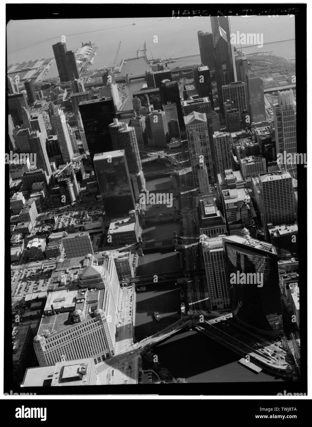 Simile a IL-111-13. - Chicago River ponti a bilico, Spanning Chicago River e il nord ed il sud rami, Chicago, Contea di Cook, il; Chicago Divisione ponte; Dipartimento di opere pubbliche; Daley, Richard M, sponsor; Chicago Department of Transportation, sponsor; Walker, Thomas R, sponsor; Kaderbek, S L, sponsor; Hess, Jeffrey un, storico; Lowe, Jet, fotografo Foto Stock