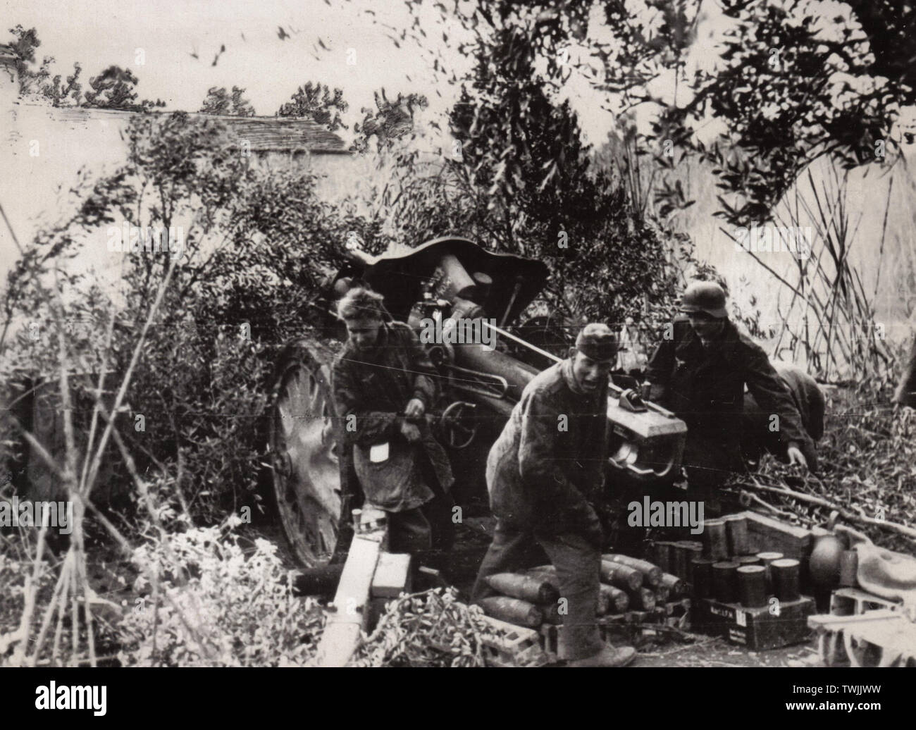 Truppe tedesche dal Panzer Division Hermann Goering fire artiglieria a truppe alleate Nettuno PK KB Oppitz 22-3-1944 Foto Stock