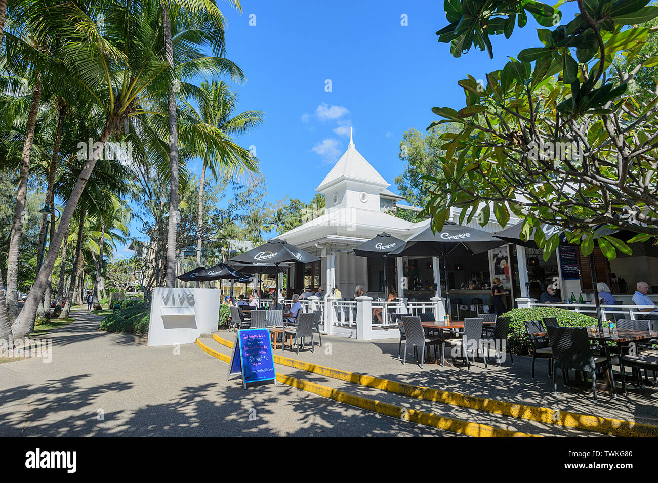 Vista del ristorante vivo di Palm Cove, Cairns Northern Beaches, estremo Nord Queensland, FNQ, QLD, Australia Foto Stock