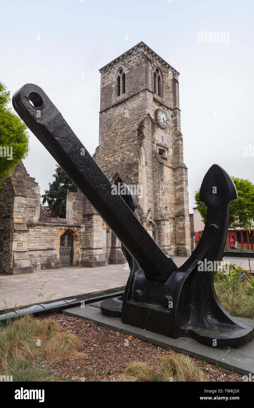 Ancoraggio nero vicino a Holyrood chiesa in Southampton, Inghilterra Foto Stock