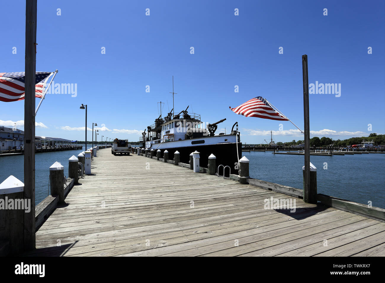 Pensionati New York City Fire Department barca ora permanentemente ormeggiata in porto Greenport sulla forcella del nord di pasqua Long Island New York Foto Stock