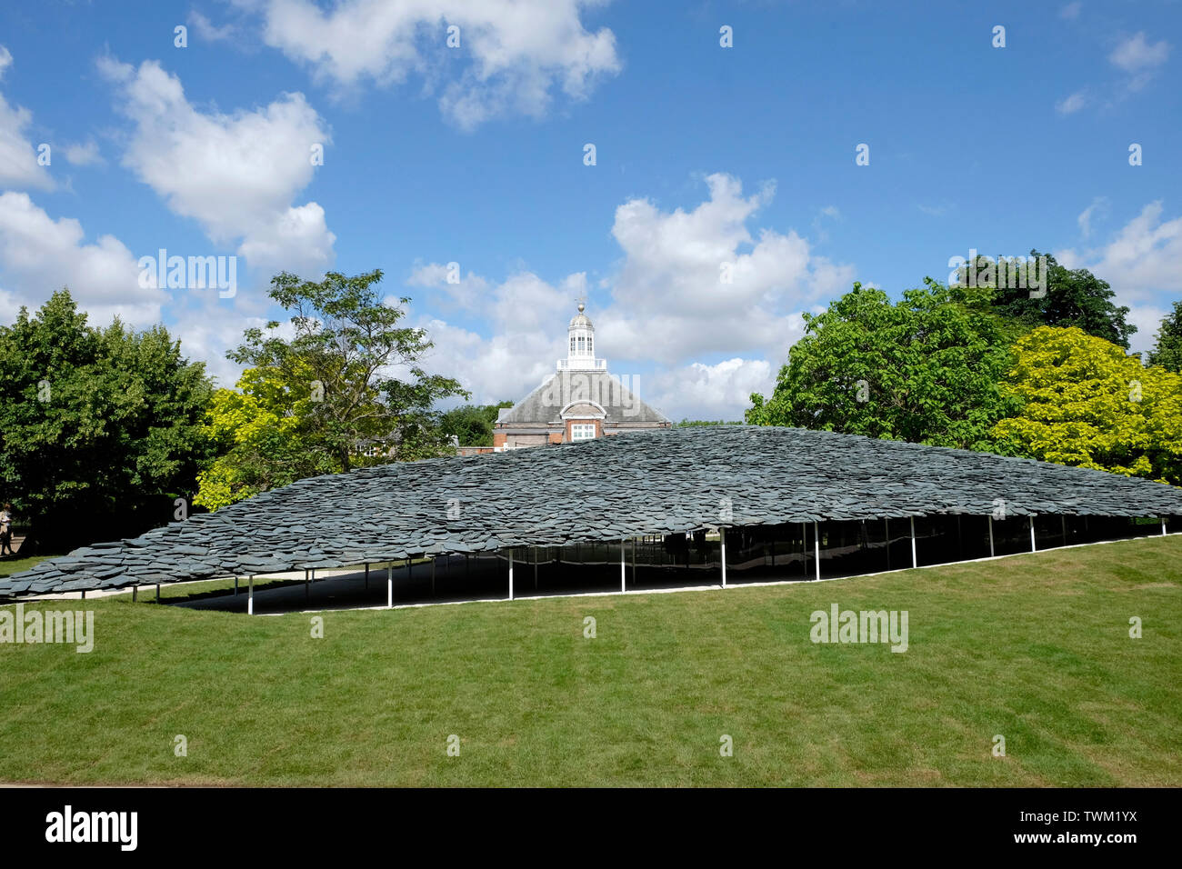 Una nuova mostra temporanea presso la Serpentine Gallery, dall'architetto giapponese Junya Ishigami apre al pubblico. Foto Stock