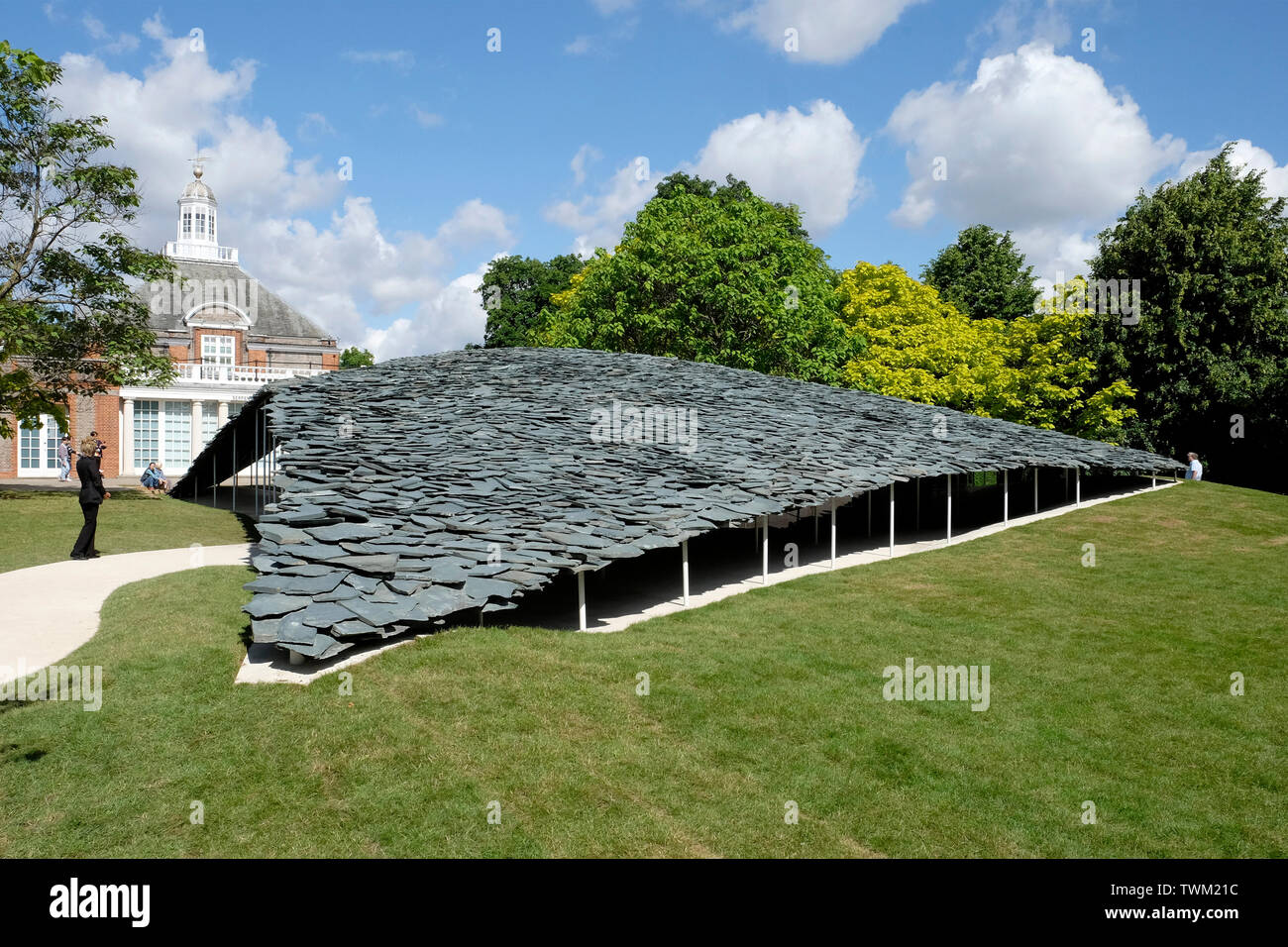 Una nuova mostra temporanea presso la Serpentine Gallery, dall'architetto giapponese Junya Ishigami apre al pubblico. Foto Stock