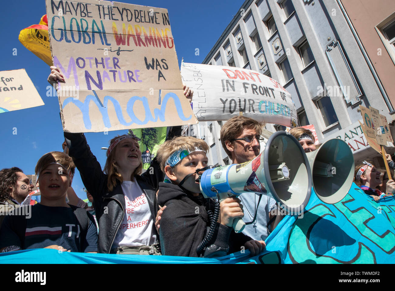 Prima la protezione del clima a livello internazionale la dimostrazione, clima sciopero, il movimento di venerdì per il futuro, in Aachen, con decine di migliaia di participan Foto Stock