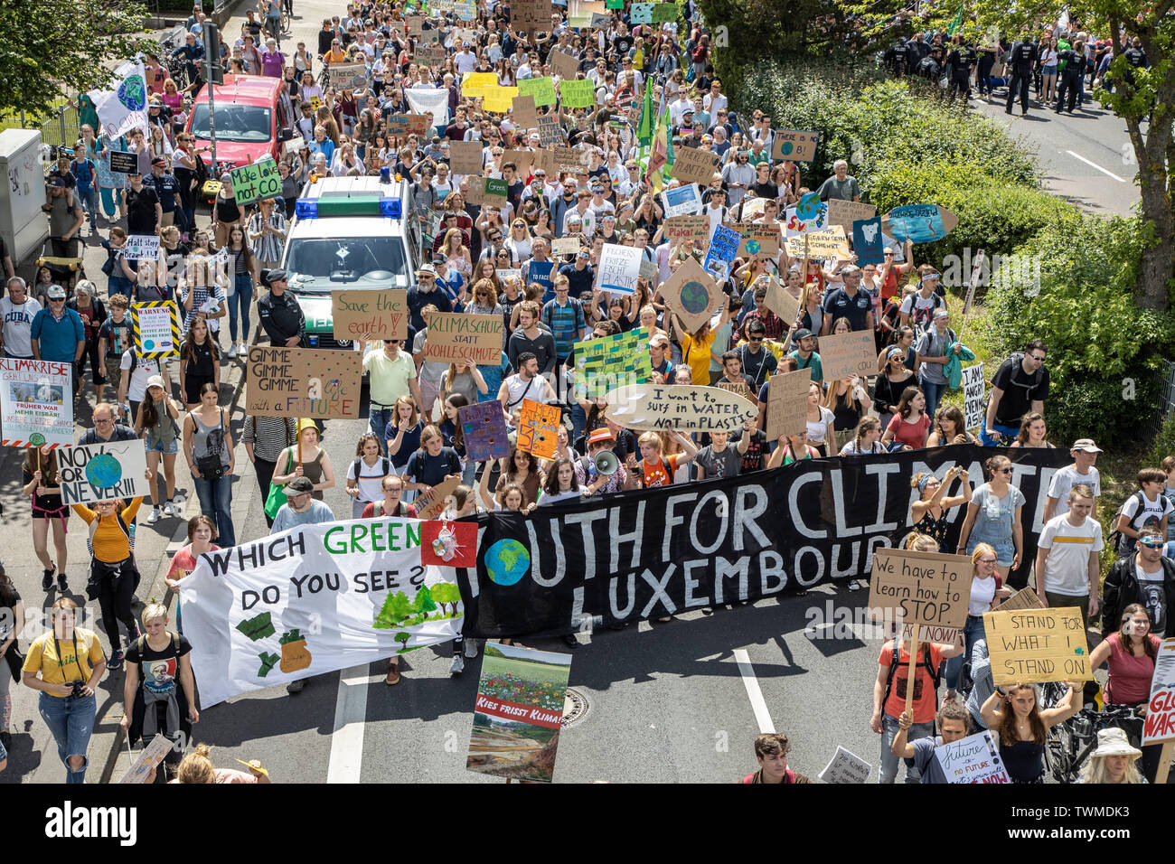 Prima la protezione del clima a livello internazionale la dimostrazione, clima sciopero, il movimento di venerdì per il futuro, in Aachen, con decine di migliaia di participan Foto Stock