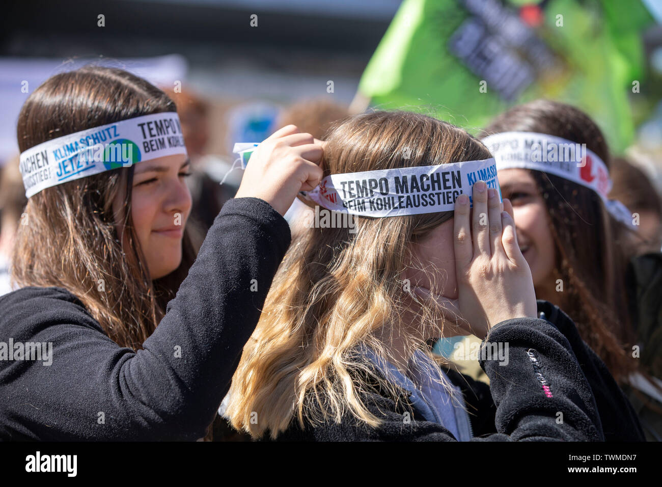 Prima la protezione del clima a livello internazionale la dimostrazione, clima sciopero, il movimento di venerdì per il futuro, in Aachen, con decine di migliaia di participan Foto Stock