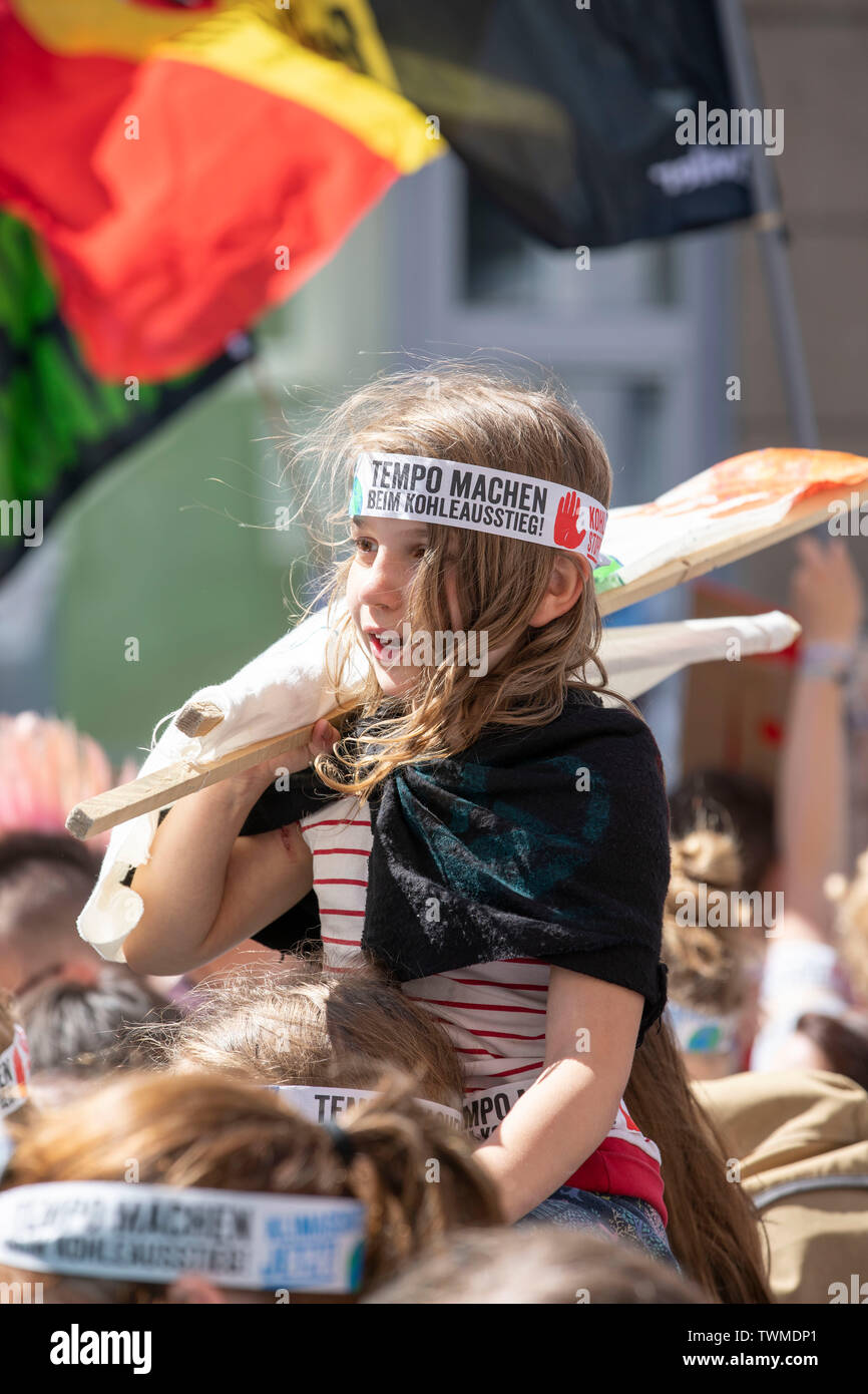 Prima la protezione del clima a livello internazionale la dimostrazione, clima sciopero, il movimento di venerdì per il futuro, in Aachen, con decine di migliaia di participan Foto Stock